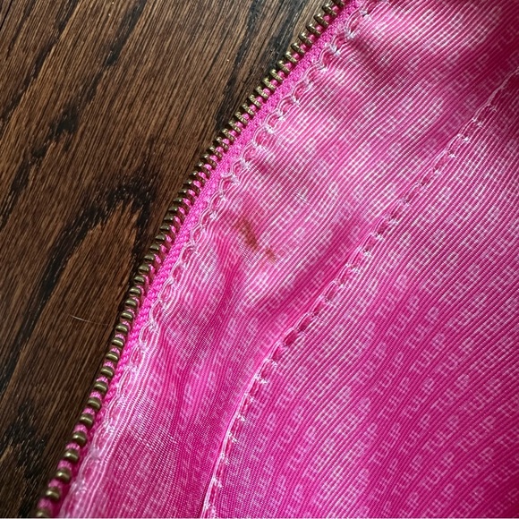 Punctuate Tulip print wristlet - Picture 7 of 10